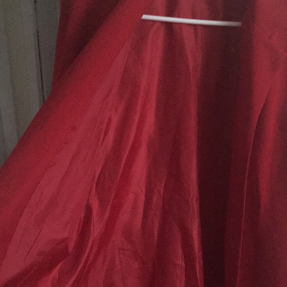 Red jacket - Picture 2 of 3